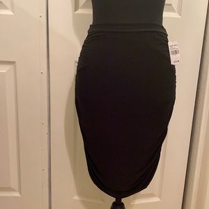 Junior’s | medium length | scrunch pencil skirt | black | large